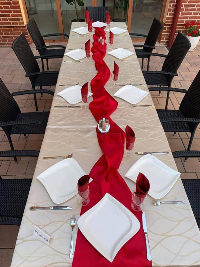 Jolan Pension & Restaurant Cicov Exterior photo