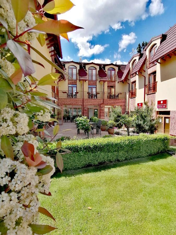 Jolan Pension & Restaurant Cicov Exterior photo
